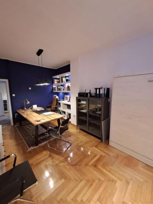 Chic Comfort: Where Cozy Meets Professional Athene Buitenkant foto
