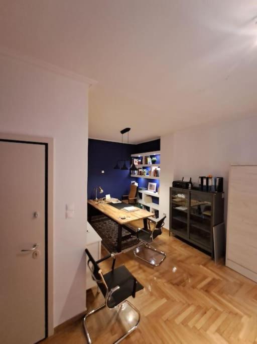 Chic Comfort: Where Cozy Meets Professional Athene Buitenkant foto