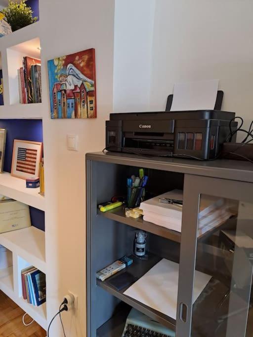 Chic Comfort: Where Cozy Meets Professional Athene Buitenkant foto