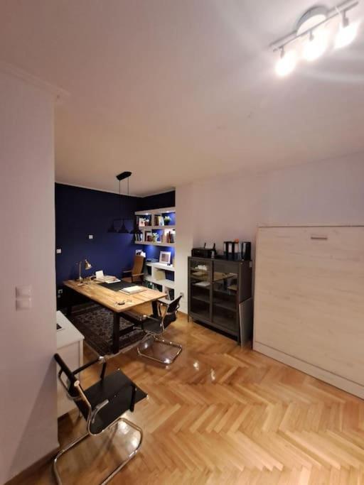 Chic Comfort: Where Cozy Meets Professional Athene Buitenkant foto