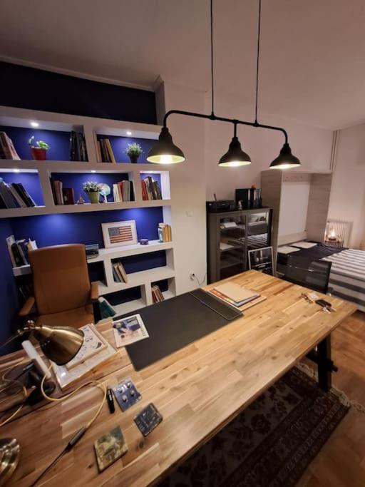Chic Comfort: Where Cozy Meets Professional Athene Buitenkant foto