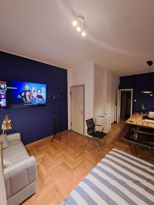 Chic Comfort: Where Cozy Meets Professional Athene Buitenkant foto
